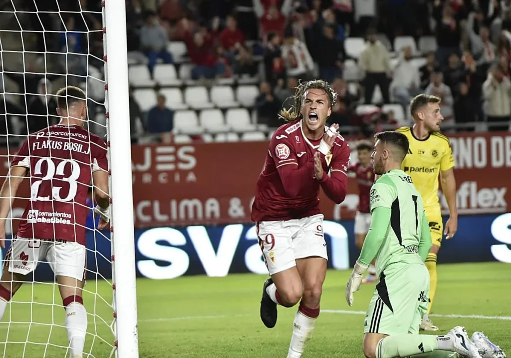 Pedro Benito celebra un gol. FOTO: Javier Carrión