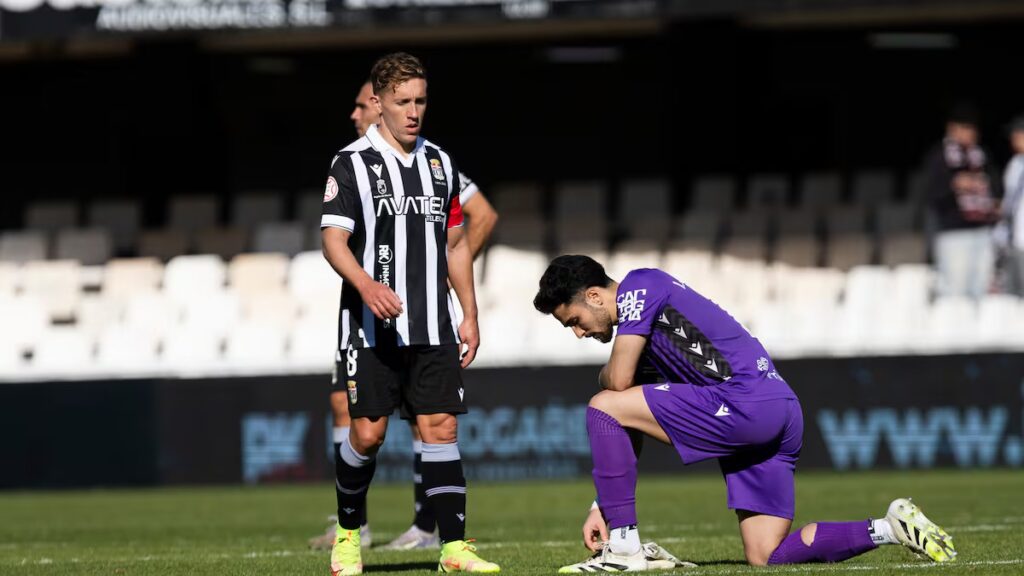 Pablo De Blasis en un partido en el Cartagonova FOTO: Pascu Méndez