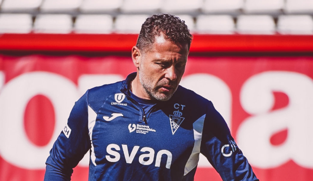 Curro Torres durante un entrenamiento en el Enrique Roca  FOTO: Real Murcia