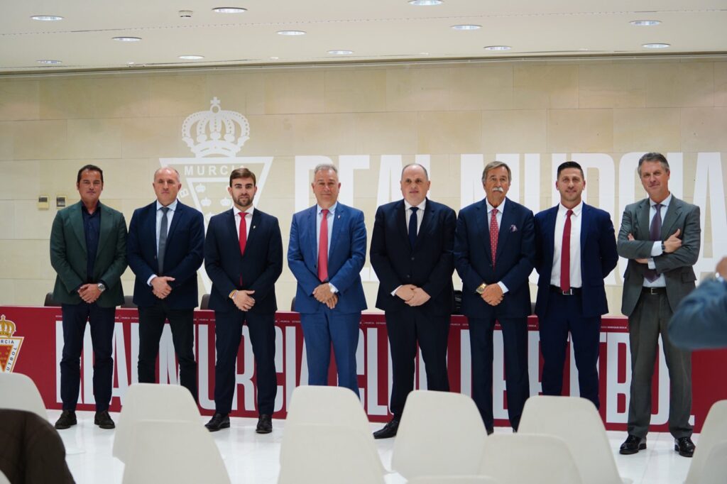 Consejo de Administración del Real Murcia.  FOTO: Real Murcia C.F. 