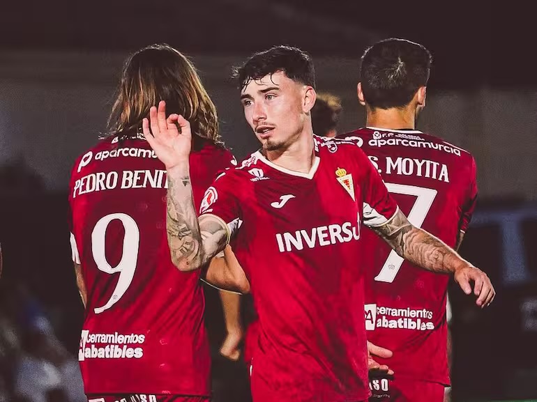 Jorquera celebra un gol del Real Murcia. FOTO: Cadena SER